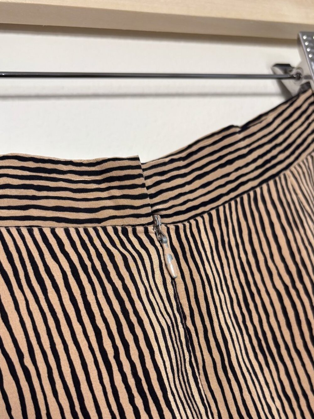 Vintage Linda Allard Ellen Tracy Silk Pencil Skirt - SIZE 8 - Picture 3 of 5